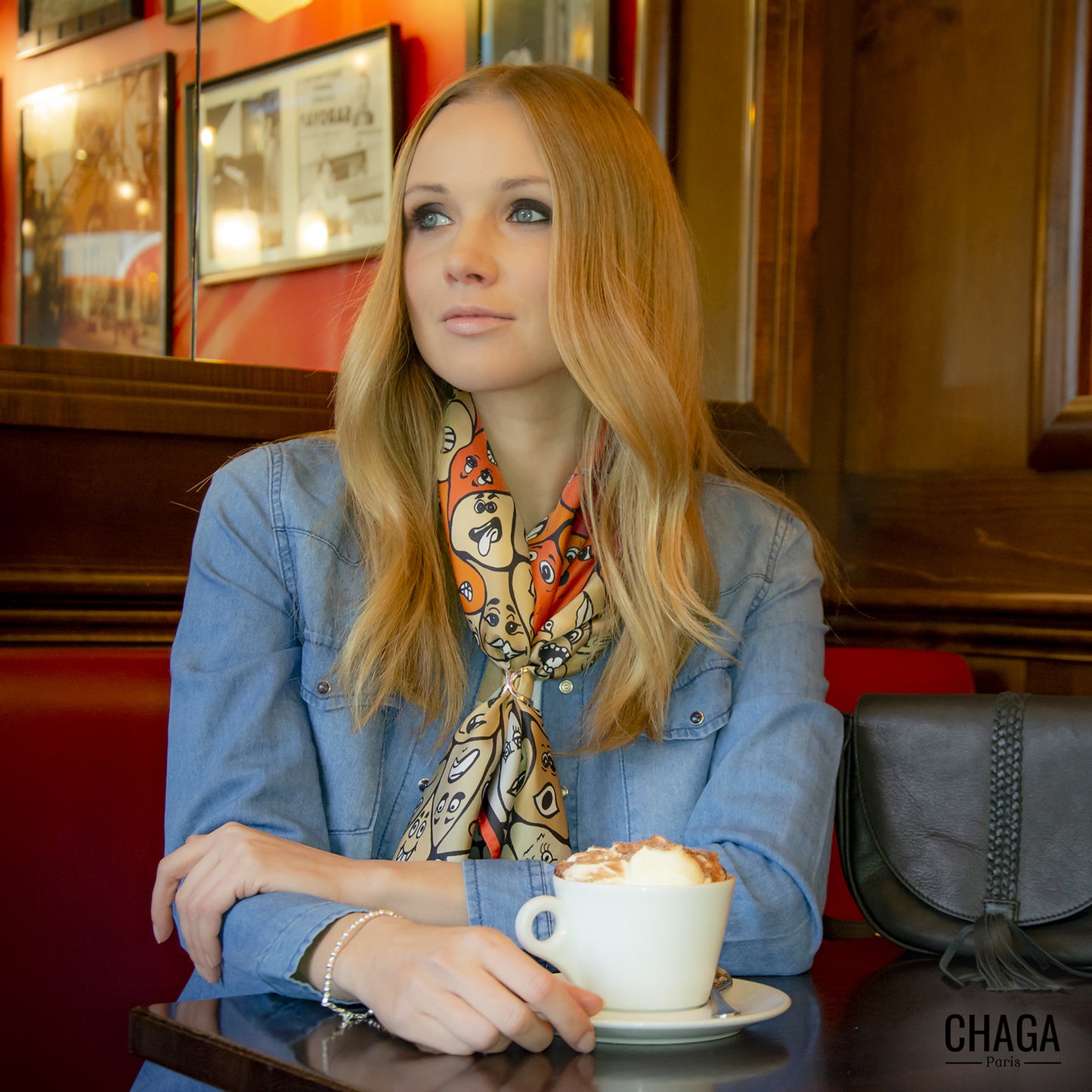 Carré de soie femme 90 CHAGA Paris - Motif Femme orange