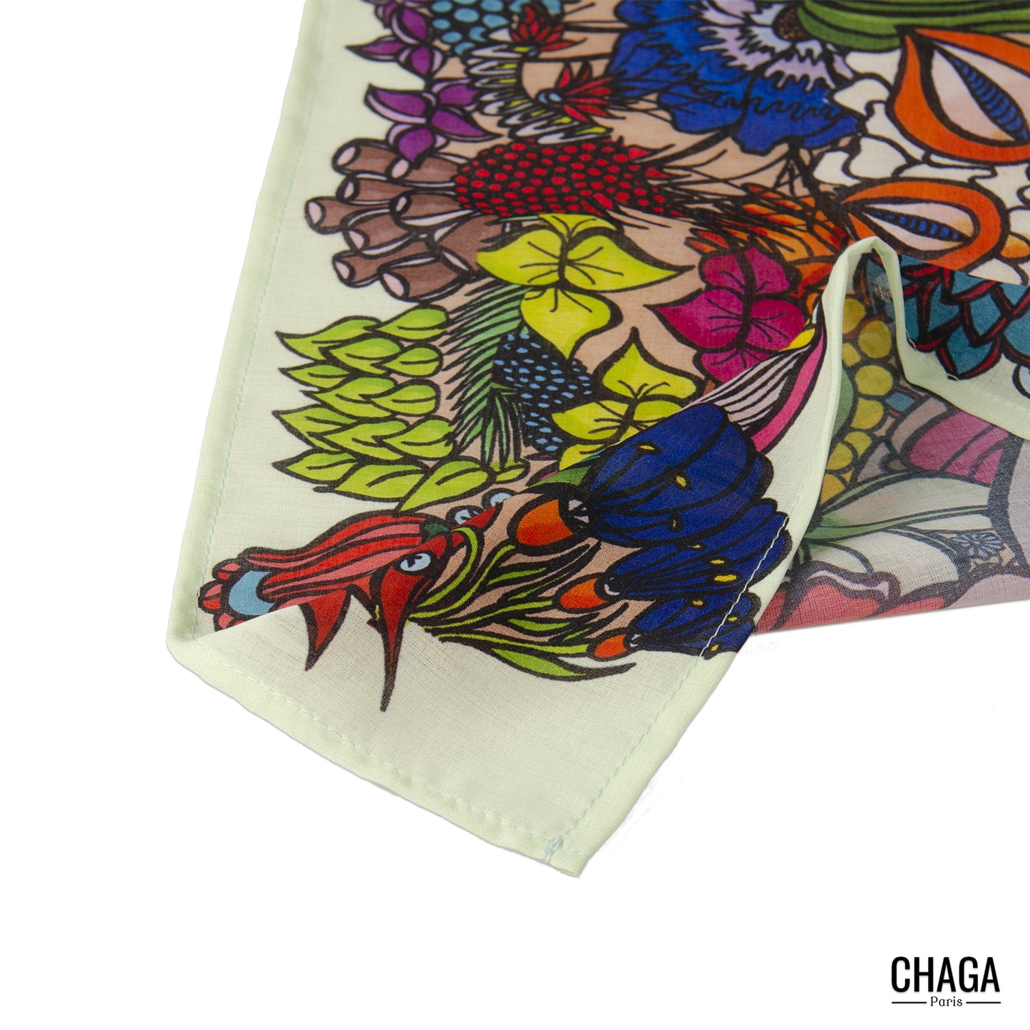 Foulard en voile léger 47 X 47 CHAGA Paris - Motif Ecureuil vert d'eau