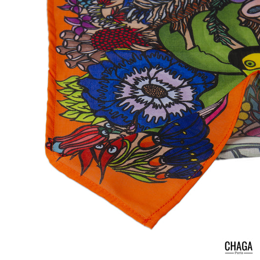 Foulard en voile léger 47 X 47 CHAGA Paris - Motif Toucan orange