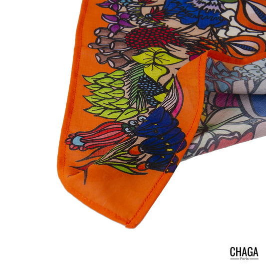 Foulard en voile léger 47 X 47 CHAGA Paris - Motif Ecureuil orange