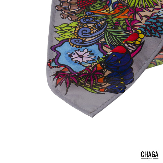 Foulard en voile léger 47 X 47 CHAGA Paris - Motif Grenouille grise