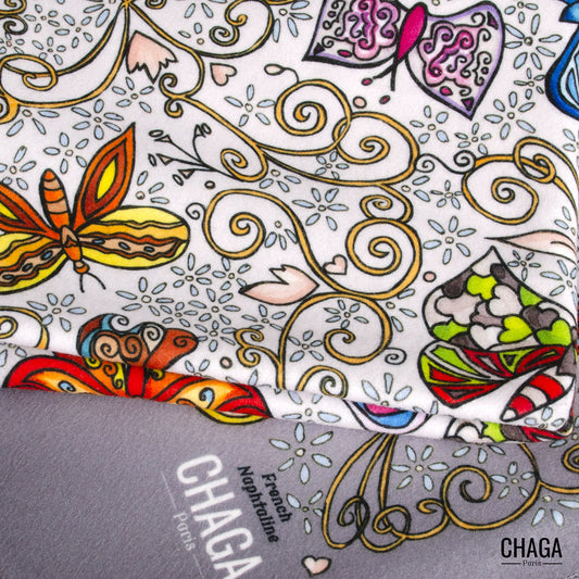 Plaid en polaire CHAGA Paris - Motif Chagaline gris